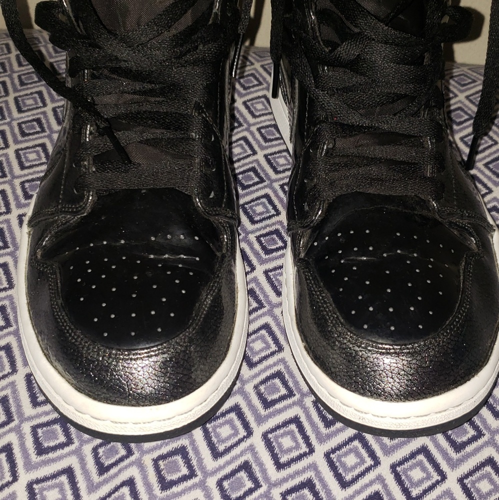 Shoes - Picture 2 of 8